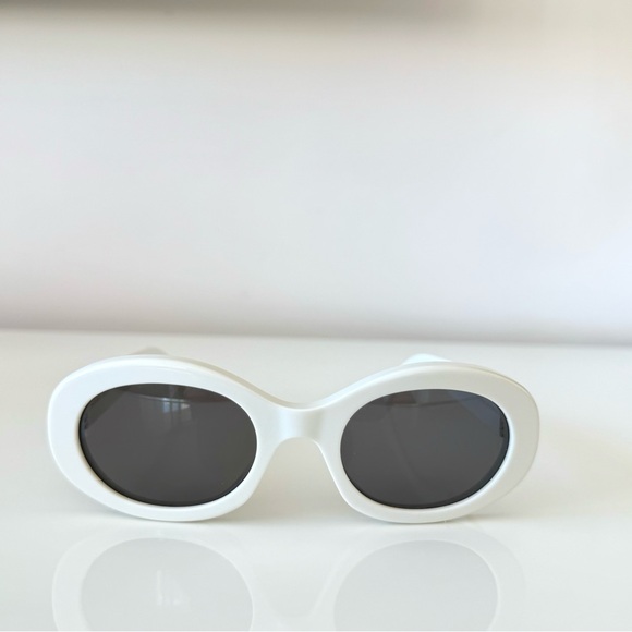 NEW!!! Celine Triomphe White Sunglasses CL40194U 25A Authentic Retail 580$ - Picture 4 of 8